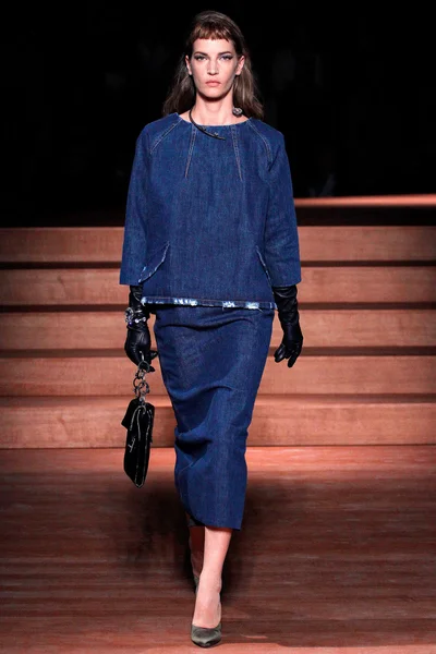 Look 32